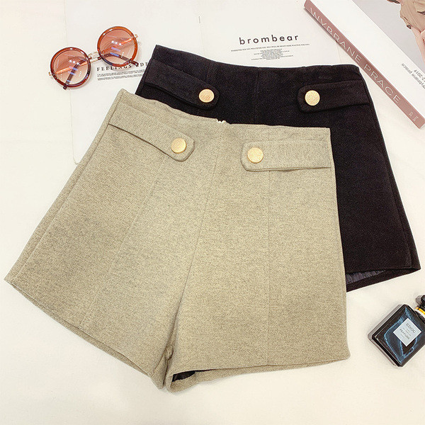 Pantaloni scurți de iarnă cu nasturi în două culori