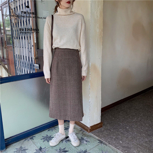 Női szoknya két színű egyenes modellben, magas derékkal