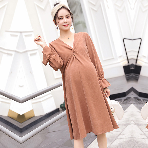 Rochie casual de dama potrivita pentru gravide cu decolteu spitz