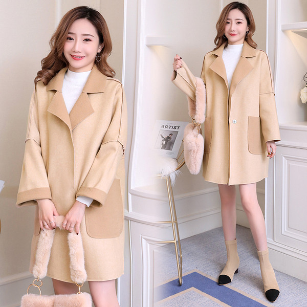 Σύγχρονο γυναικείο παλτό με κουμπιά και τσέπες σε δύο χρώματα, κατάλληλη για έγκυες γυναίκες