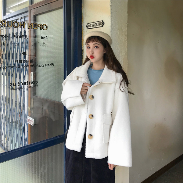 Női rövidkabát két színben, zsebekkel