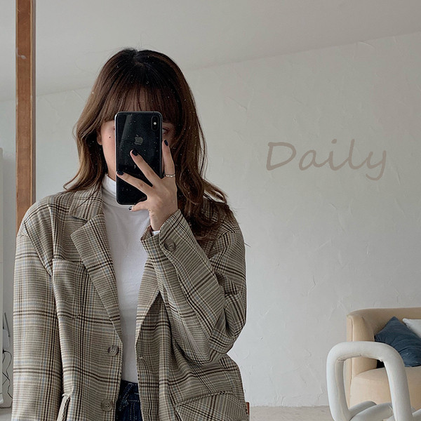 Geaca de dama moderna in carouri cu buzunare