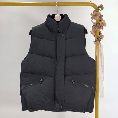 Vesta scurta alb si negru cu fermoar si buzunare