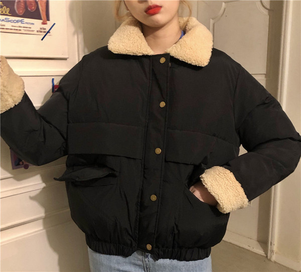 Geaca de dama scurta de actualitate in trei culori cu buzunare