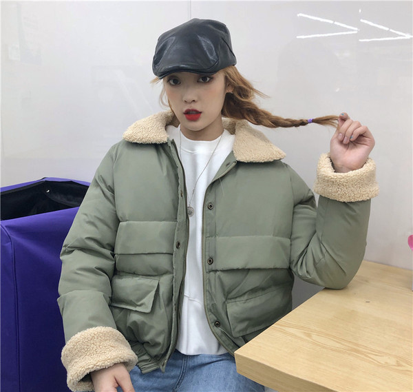 Geaca de dama scurta de actualitate in trei culori cu buzunare