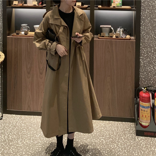 Női alkalmi hosszú vékony kabát széles modell barna színben