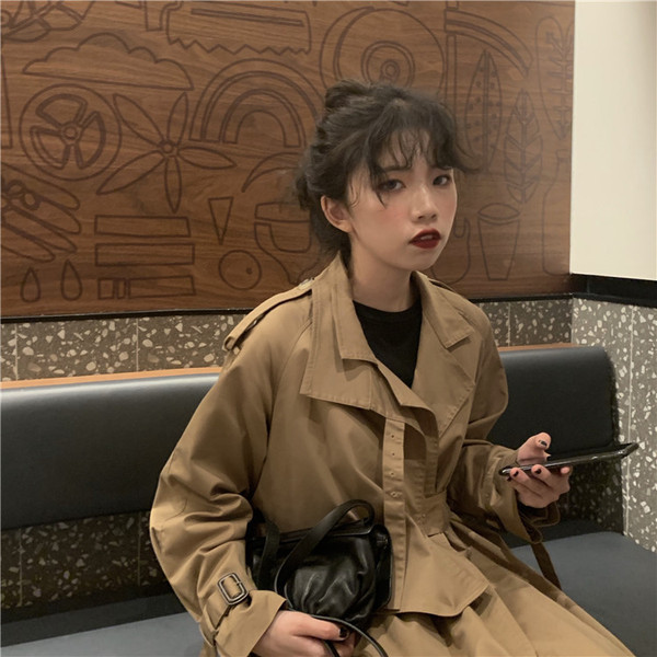 Női alkalmi hosszú vékony kabát széles modell barna színben