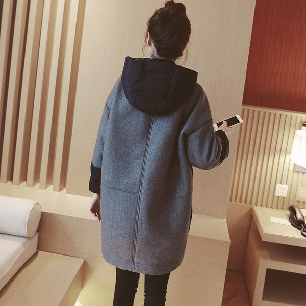 Μοντέρνο γυναικείο παλτό κατάλληλο για έγκυες γυναίκες με κουμπιά και κουκούλα