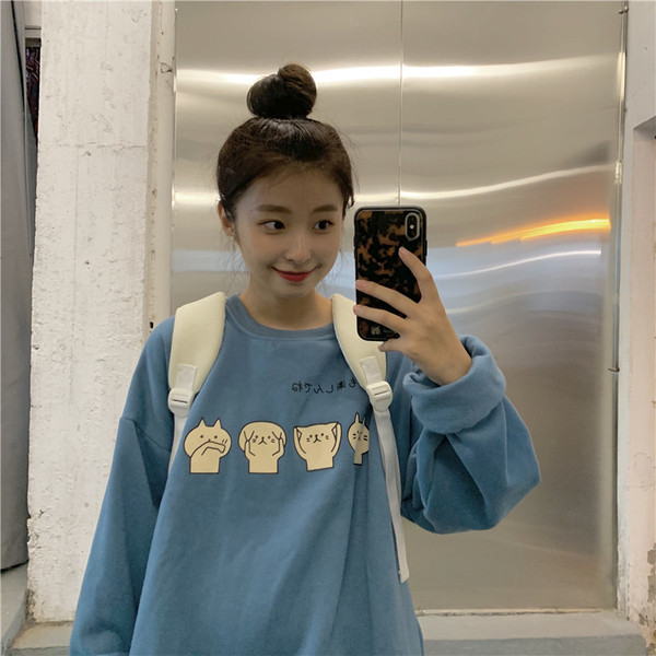 Lezser női blúz széles modell kék színben, rátéttel