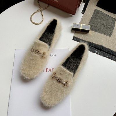 Pantofi moderni de dama cu puf si element metalic in mai multe culori