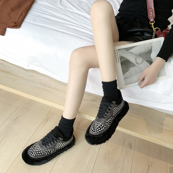 Model nou de pantofi de iarna dama cu pietre si puf in negru