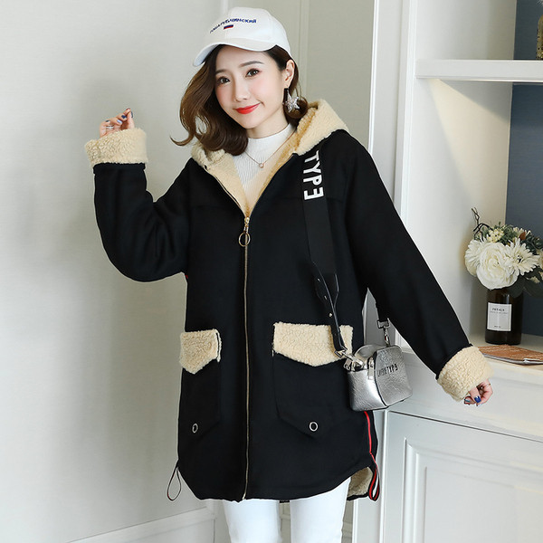 Μοντέρνο γυναικέιο μπουφάν με κουκούλα και μαλακή επένδυση σε δύο χρώματα, κατάλληλο για έγκυες γυναίκες