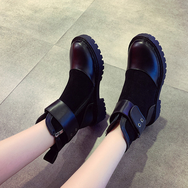 Alkalmi női csizma télre, fekete színben