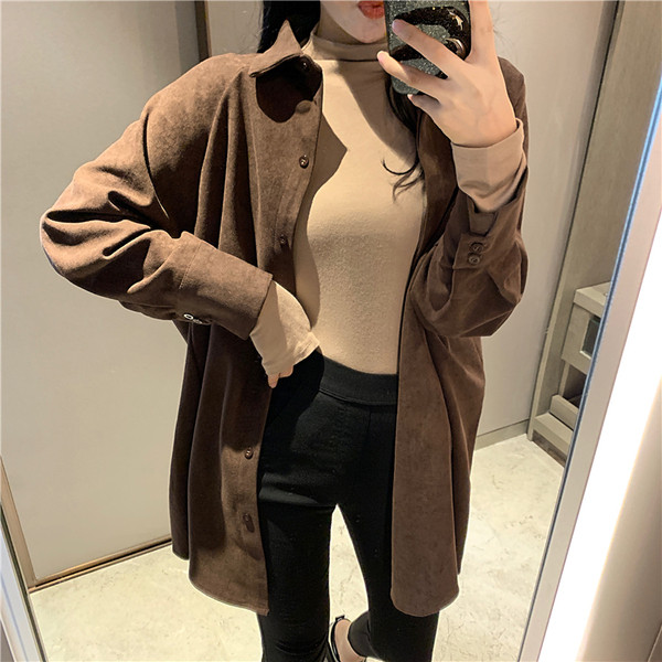 Palton lung și subțire de culoare visiniu și maro cu curea