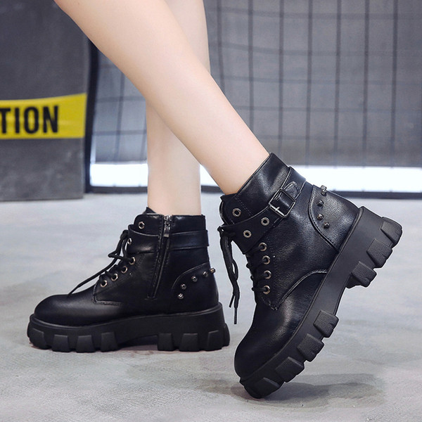 Cizme de dama din piele cu platforma inalta in alb si negru