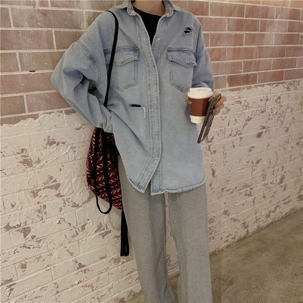 Női jelenlegi farmerdzseki széles modell