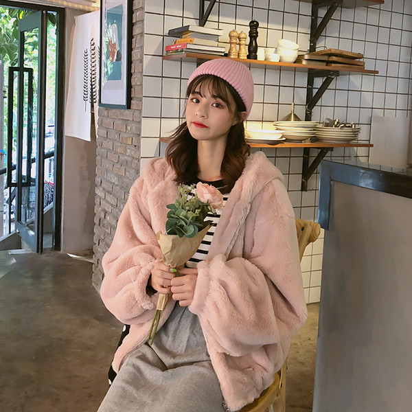 Canalizare pentru femei de ultimă generație cu prindere în două culori