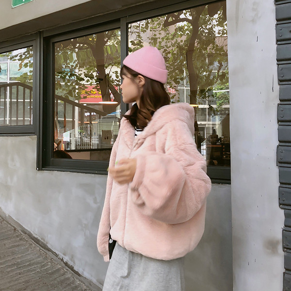 Canalizare pentru femei de ultimă generație cu prindere în două culori