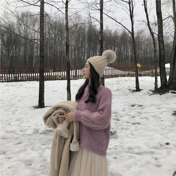 Pulover cu puf lat în albastru, galben și roz