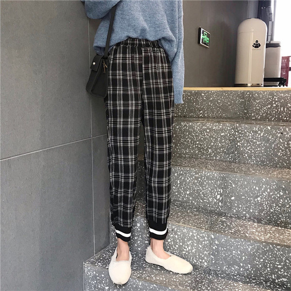 Pantaloni dama in carouri model drept cu talie elastica