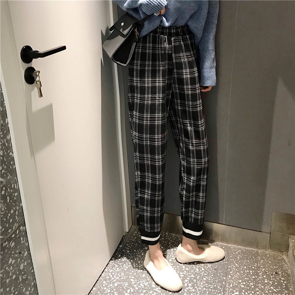 Pantaloni dama in carouri model drept cu talie elastica