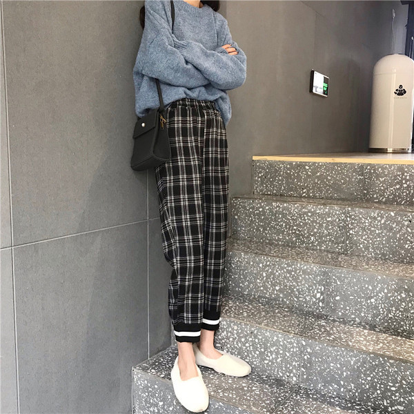 Pantaloni dama in carouri model drept cu talie elastica