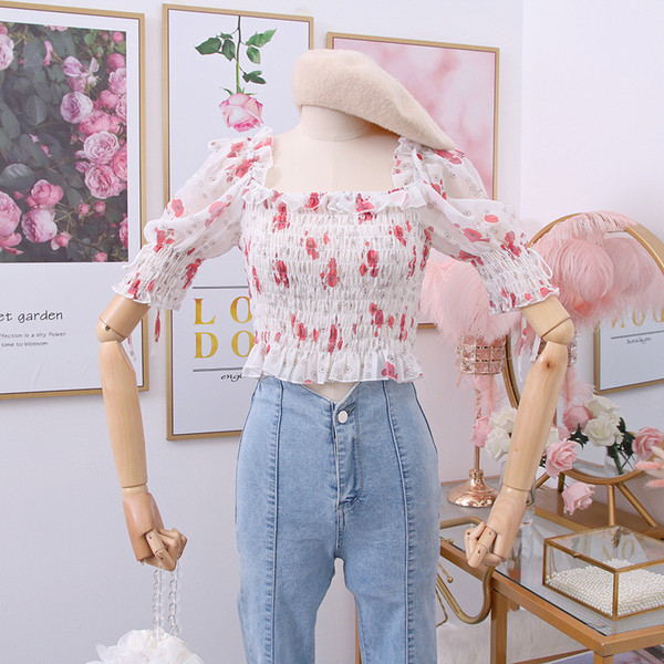 Νέο μοντέλο γυναικεία μπλούζα με τετράγωνη λαιμόκοψη και floral σχέδια