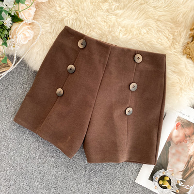 Pantaloni scurti de iarna de dama eleganti cu nasturi in trei culori