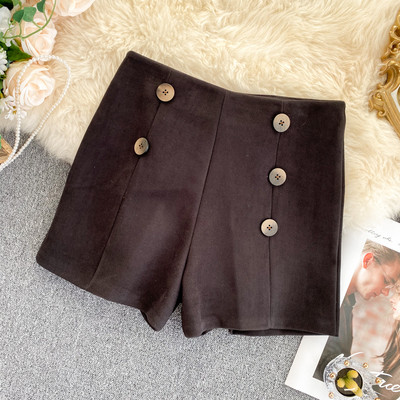 Pantaloni scurti de iarna de dama eleganti cu nasturi in trei culori