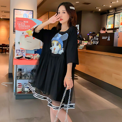 Rochie moderna de dama in alb si negru cu aplicatie colorata potrivita pentru gravide