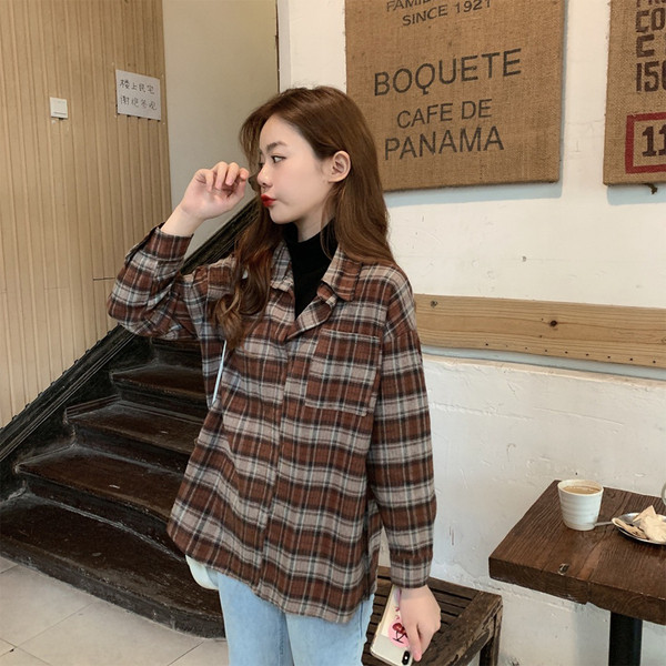 Cămașă casual de damă în carouri, în două culori, cu decolteu spitz