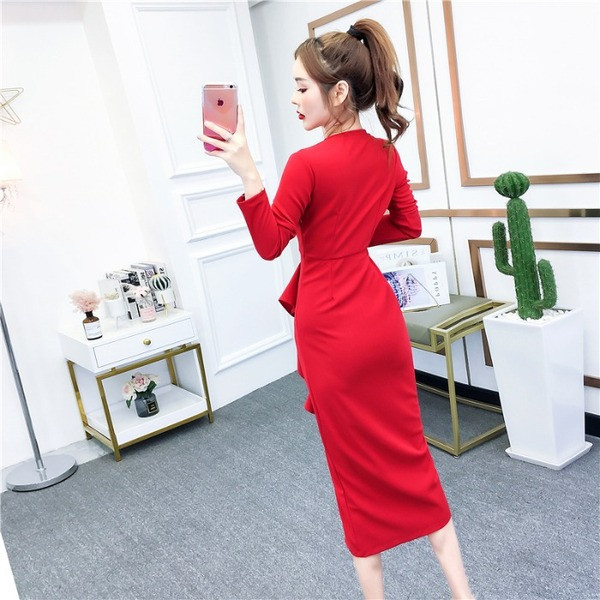 Модерна дамска рокля с дълъг ръкав и шпиц деколте в червен и син цвят