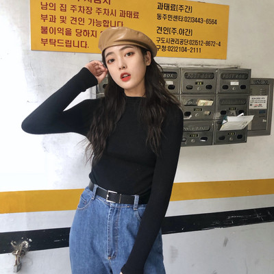 Női testhezálló blúz polo gallérral, több színben