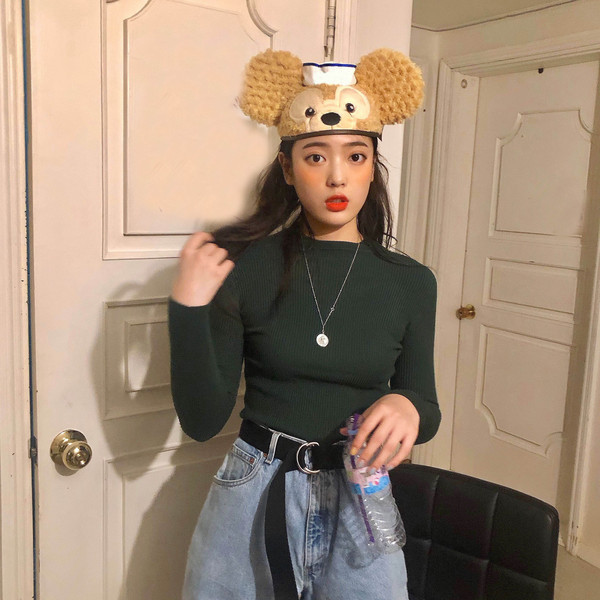 Női testhezálló blúz polo gallérral, több színben