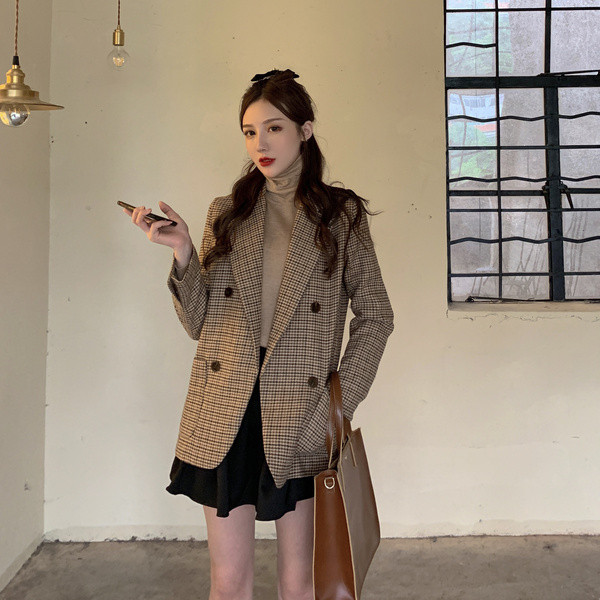 Geaca de dama in carouri, cu centura