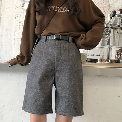 Női nadrág 3/4 hosszúságú szürke színben, magas derékkal