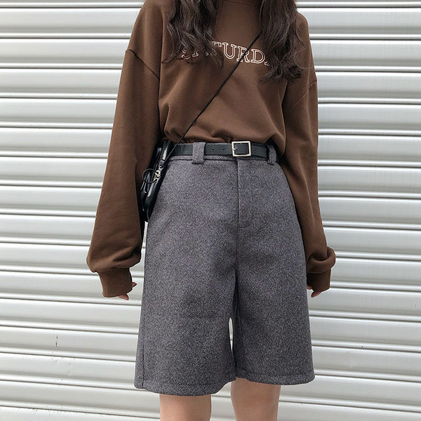 Női nadrág 3/4 hosszúságú szürke színben, magas derékkal