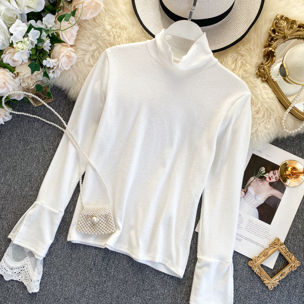 Bluza de dama moderna cu guler inalt si dantela in mai multe culori