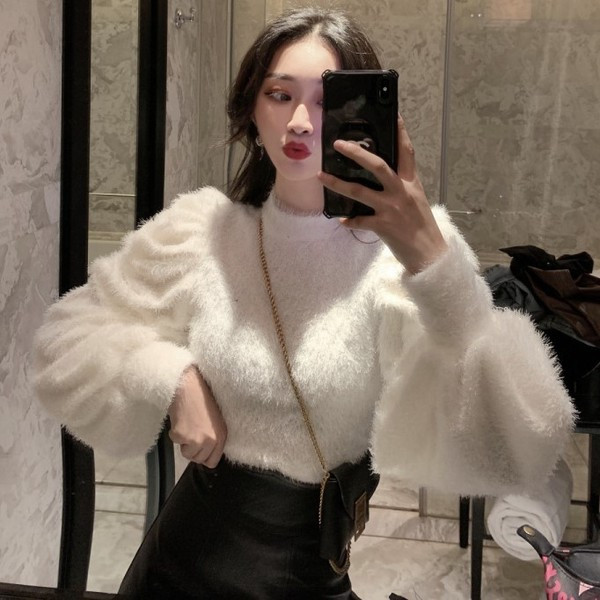 Bluză cu puf, cu mâneci largi, în culorile alb, roz și negru