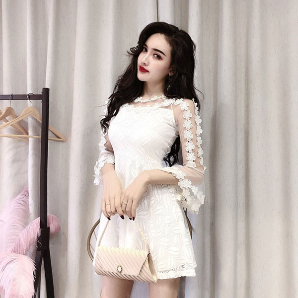 Rochie de dama moderna din dantela cu tul in alb