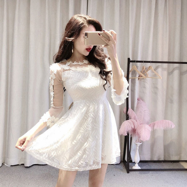 Rochie de dama moderna din dantela cu tul in alb