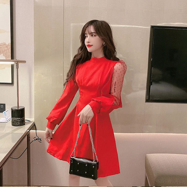 Rochie de dama moderna cu maneci din tul si guler inalt in rosu