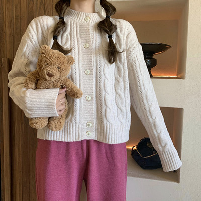 Cardigan scurt lat cu nasturi in mai multe culori