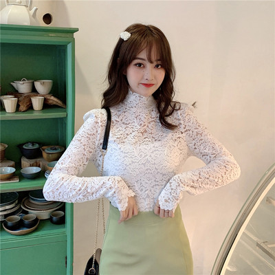 Bluză de damă modernă din dantelă alb-negru cu guler înalt