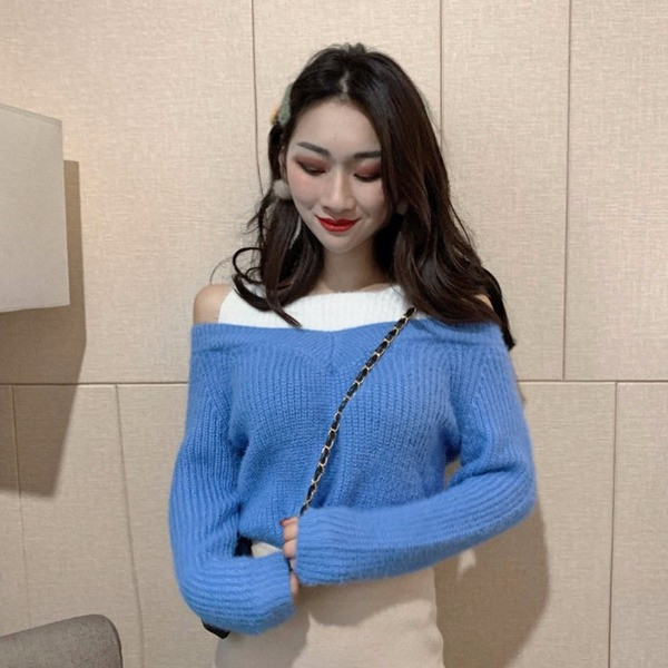 Pulover de dama modern cu umerii goi in albastru si galben