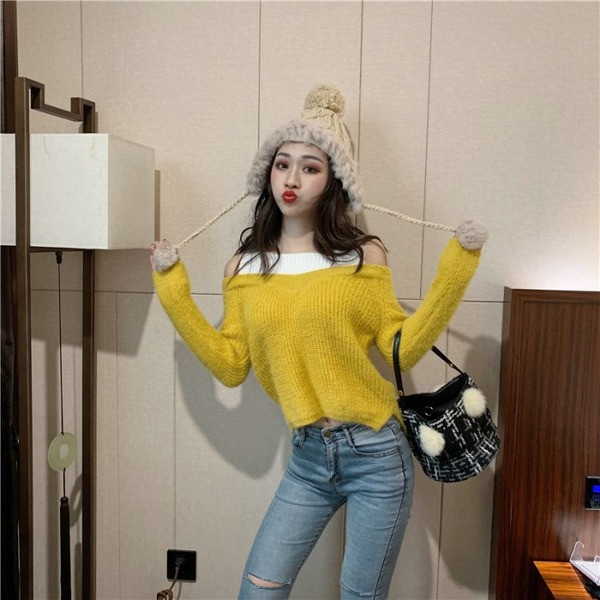 Pulover de dama modern cu umerii goi in albastru si galben