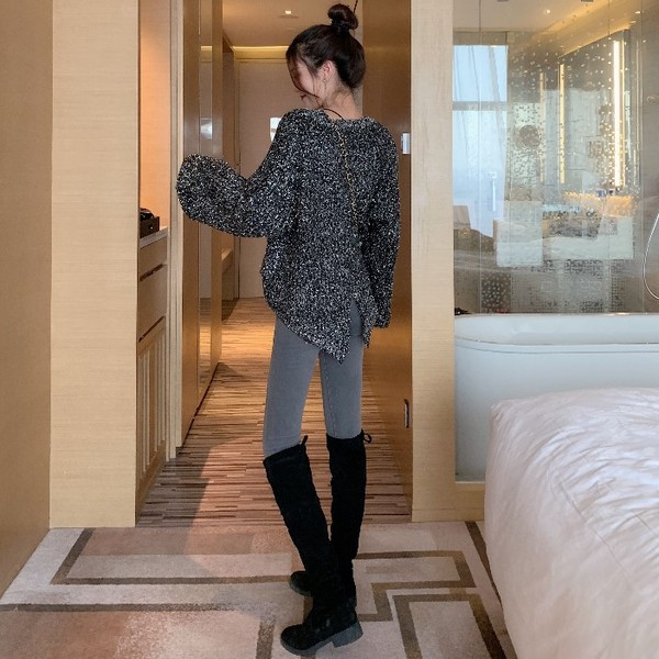 Pulover larg asimetric de dama cu efect stralucitor