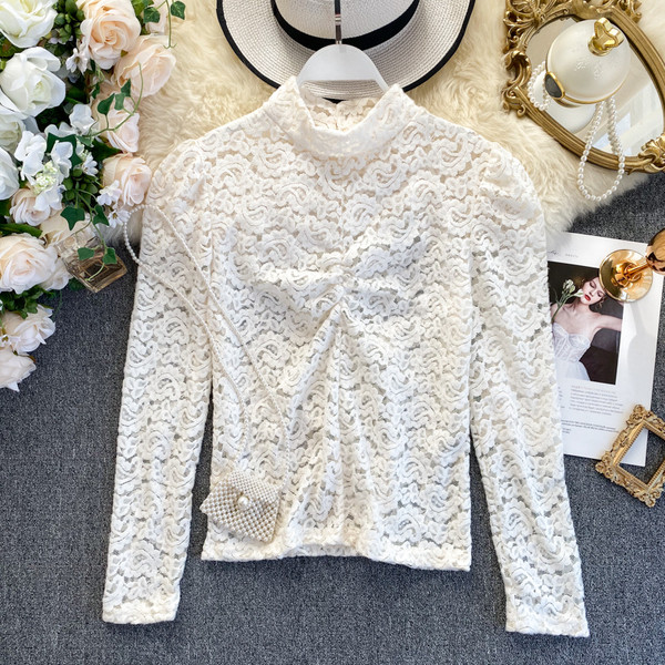 Polo de dama din dantela in trei culori