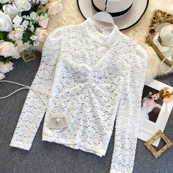 Polo de dama din dantela in trei culori