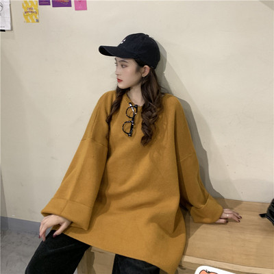 Γυναικεία μπλούζα σε τέσσερα χρώματα με οβάλ ντεκολτέ